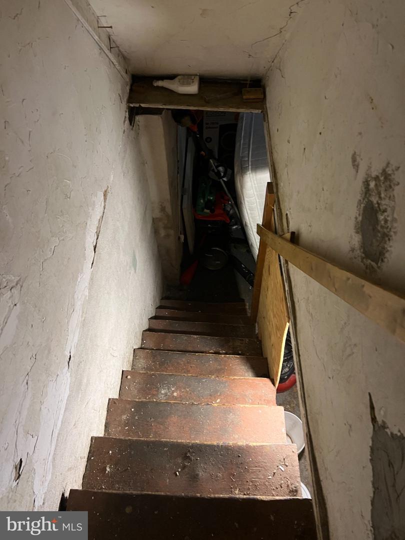 76 Virginia Ave Property Photo 24