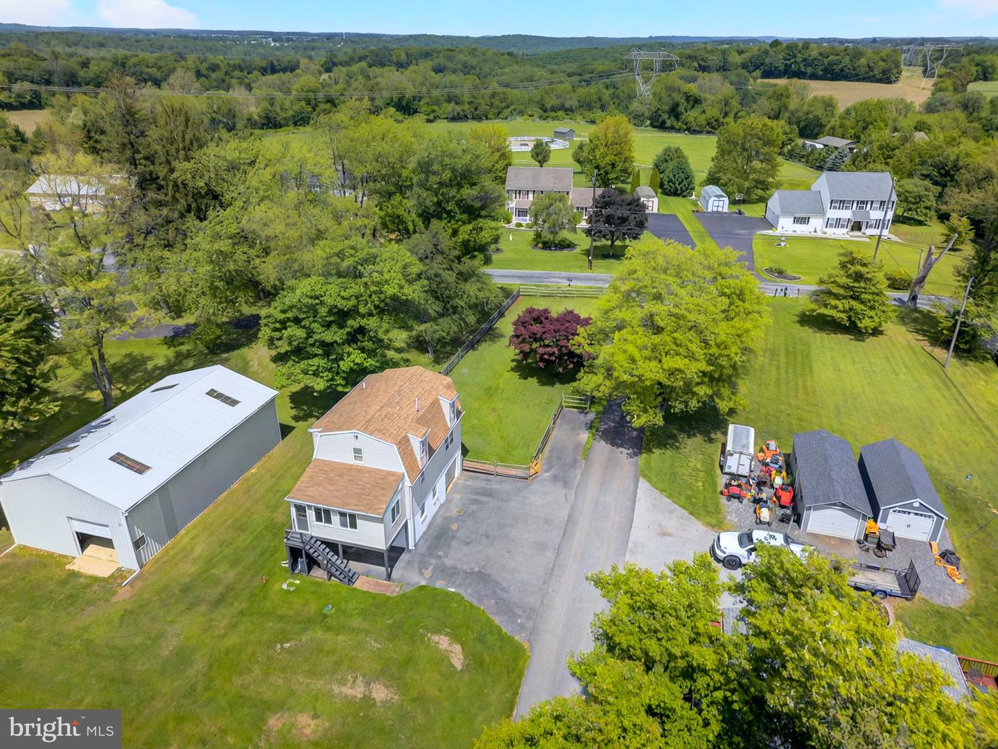 222 Old Racetrack Rd Property Photo 6