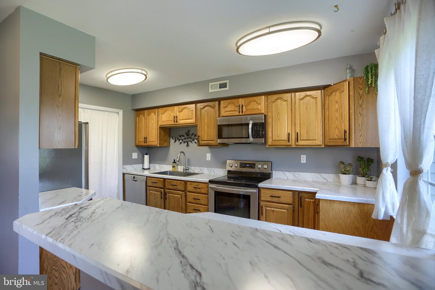 478 Devon Ct #449 Property Photo 11