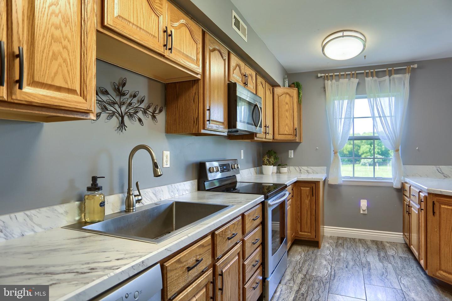 478 Devon Ct #449 Property Photo 13