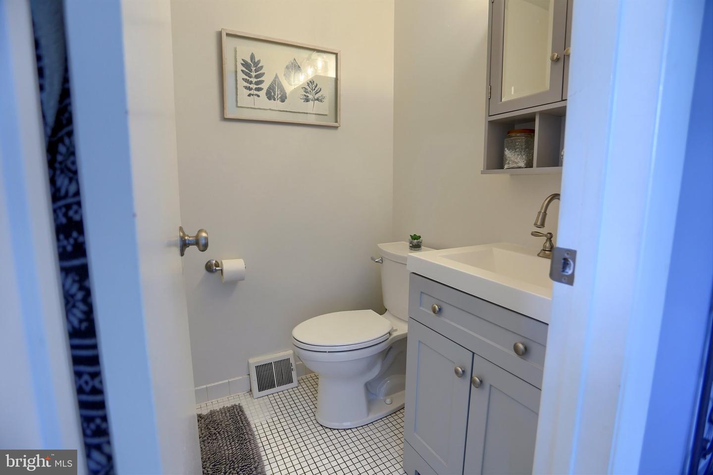 478 Devon Ct #449 Property Photo 28