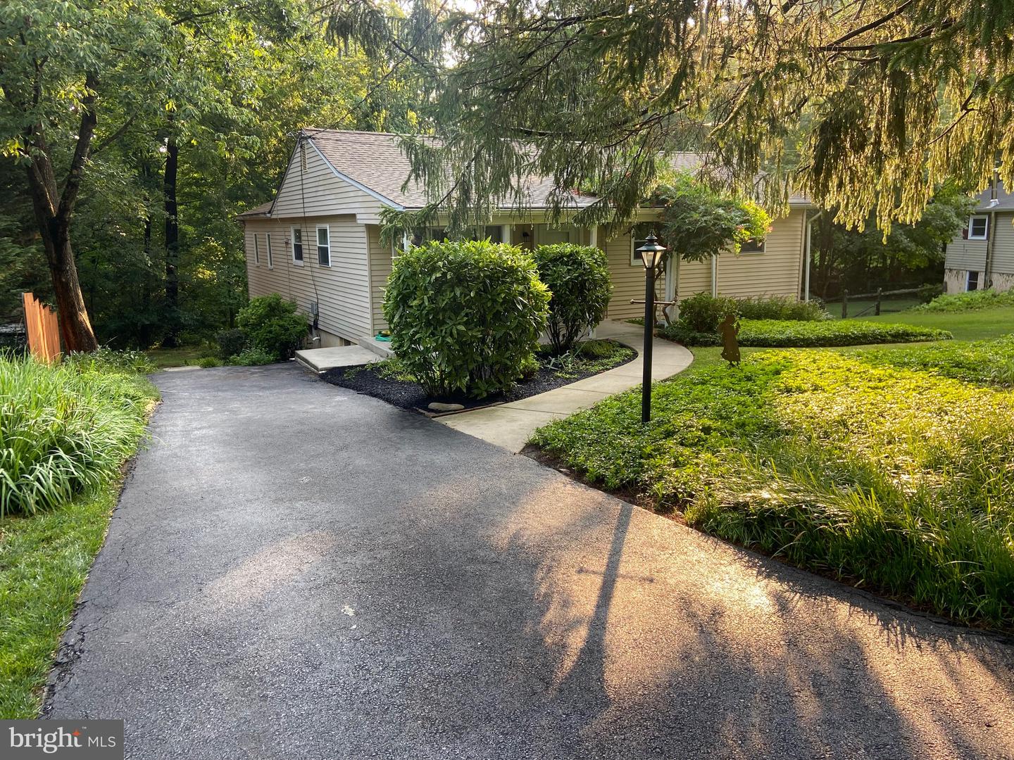 5 Lantern Ln Property Photo 1