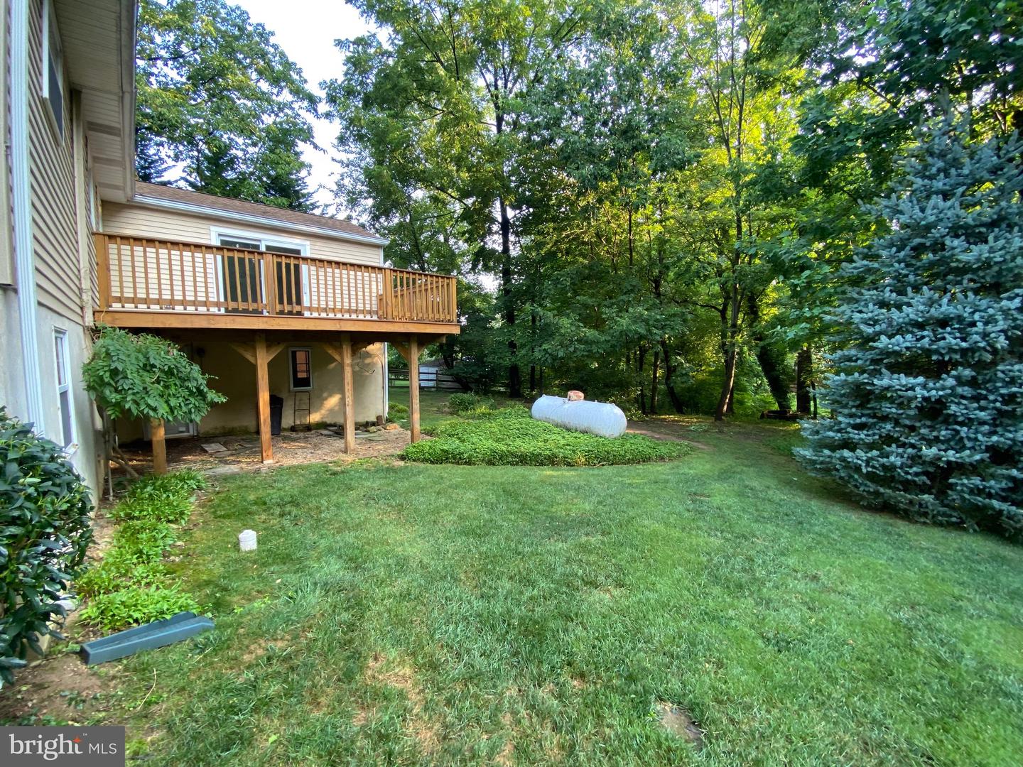 5 Lantern Ln Property Photo 6