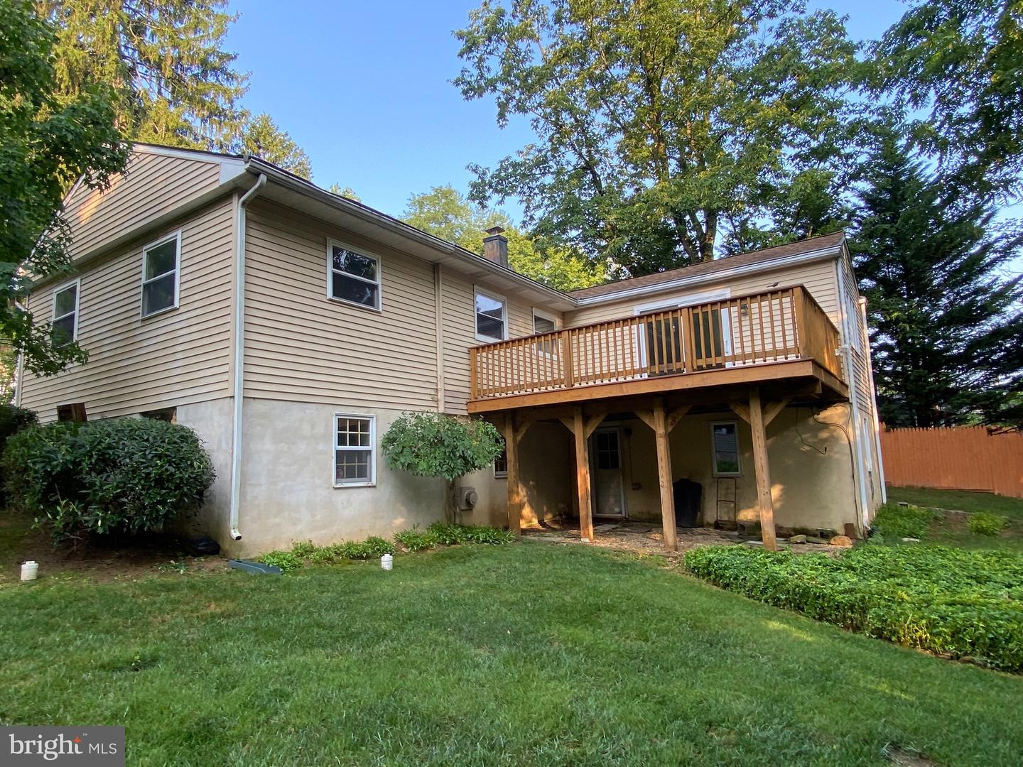 5 Lantern Ln Property Photo 9