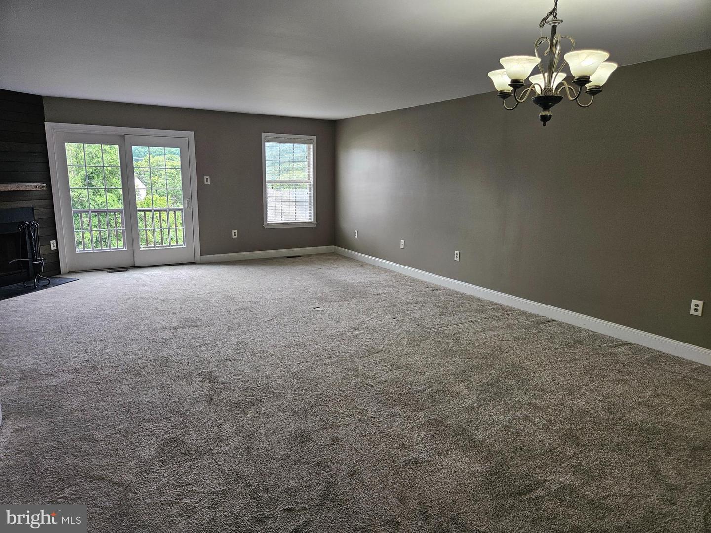 249 Thia Ct Property Photo 8
