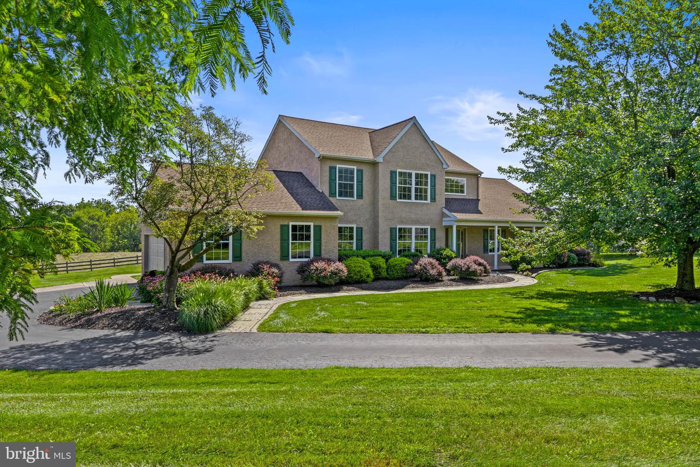 6 E HUNTER CREEK LN