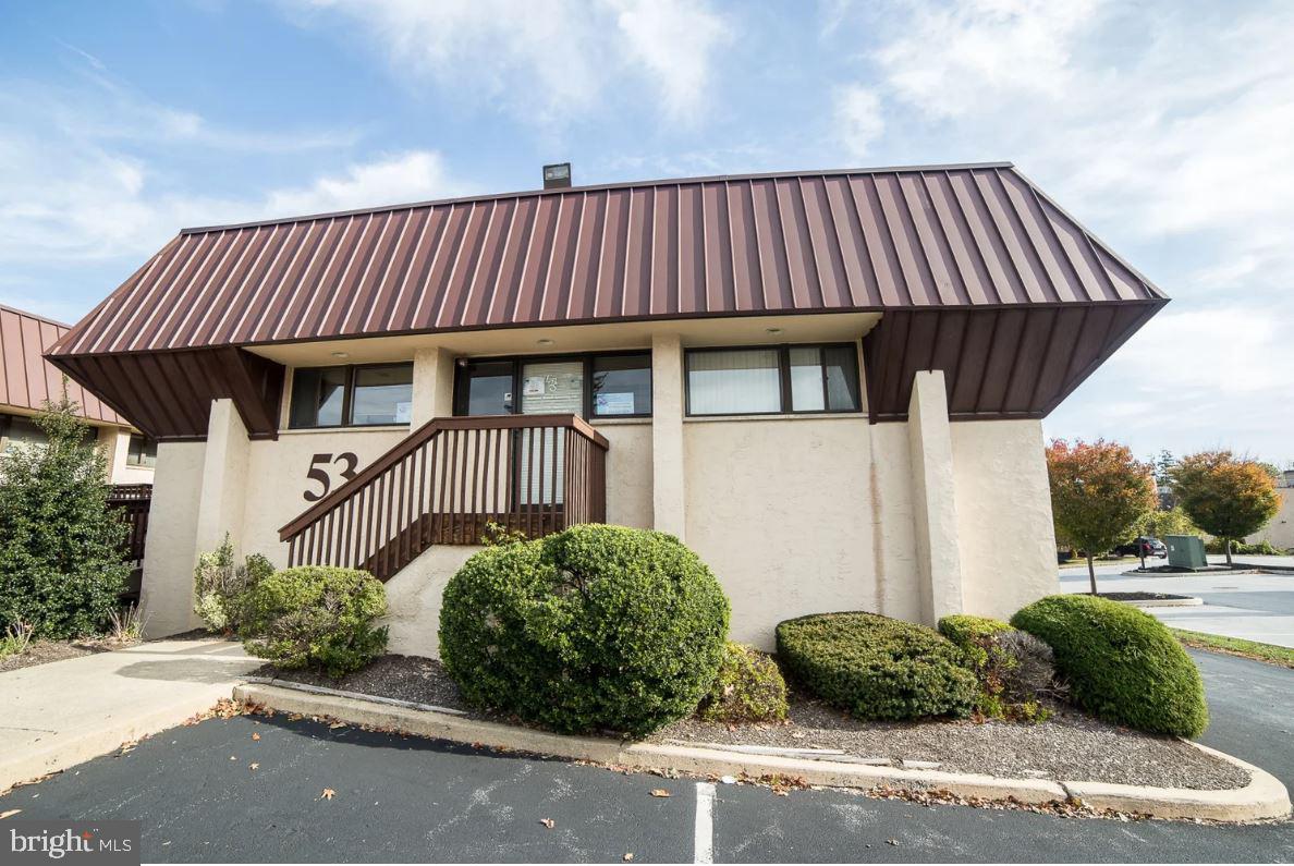 53 DARBY RD #SUITE X Property Photo 1