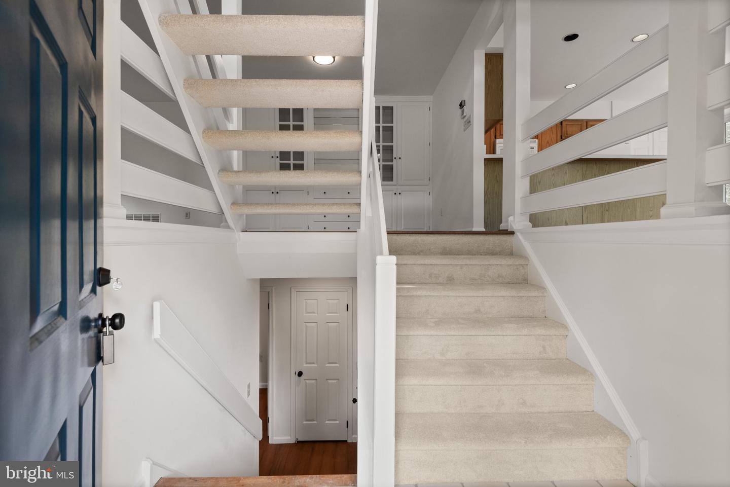 53 Cabot Dr Property Photo 2