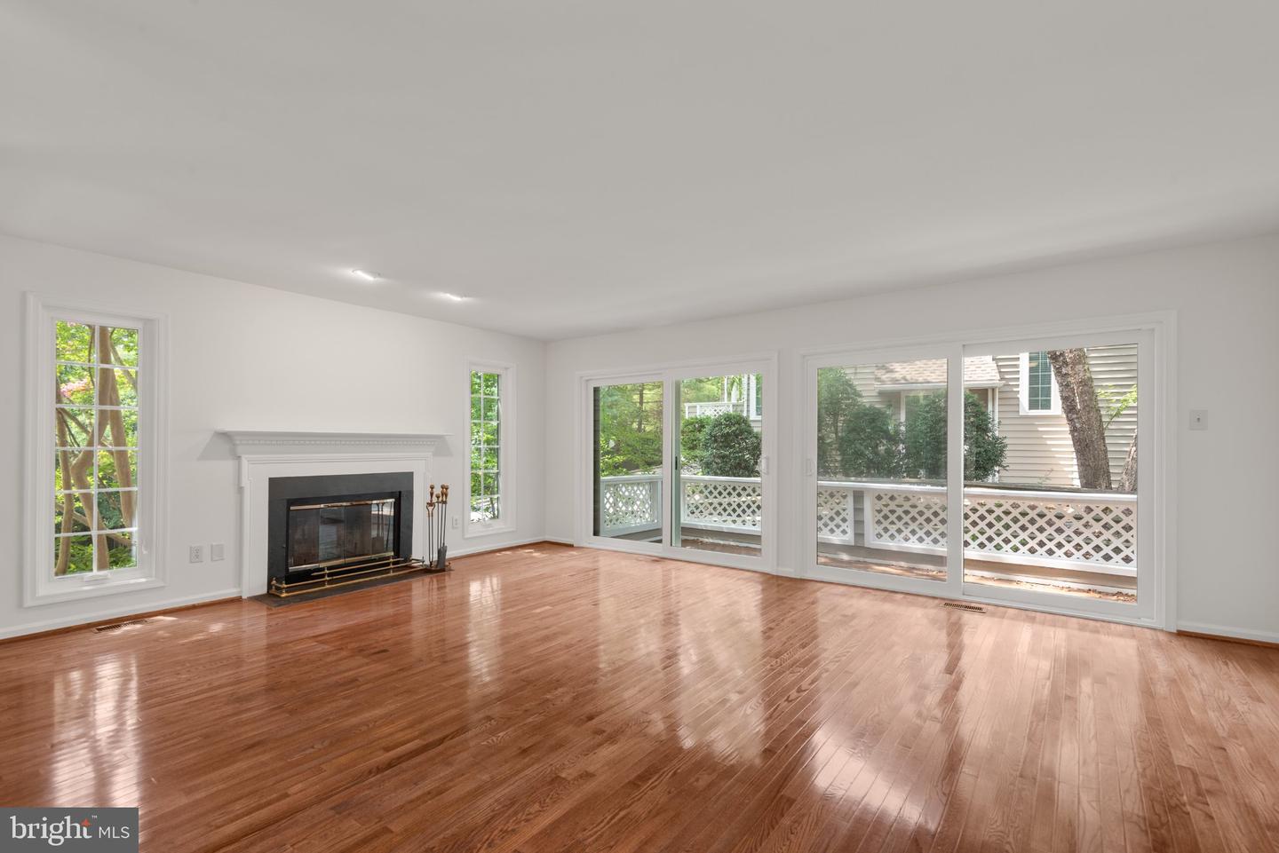 53 Cabot Dr Property Photo 4