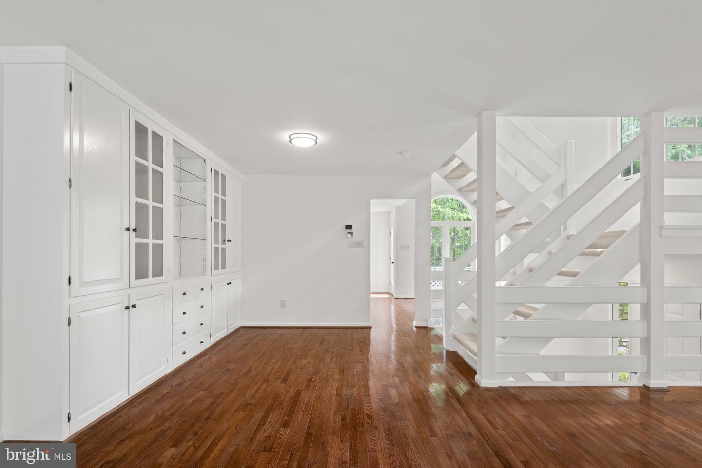 53 Cabot Dr Property Photo 8