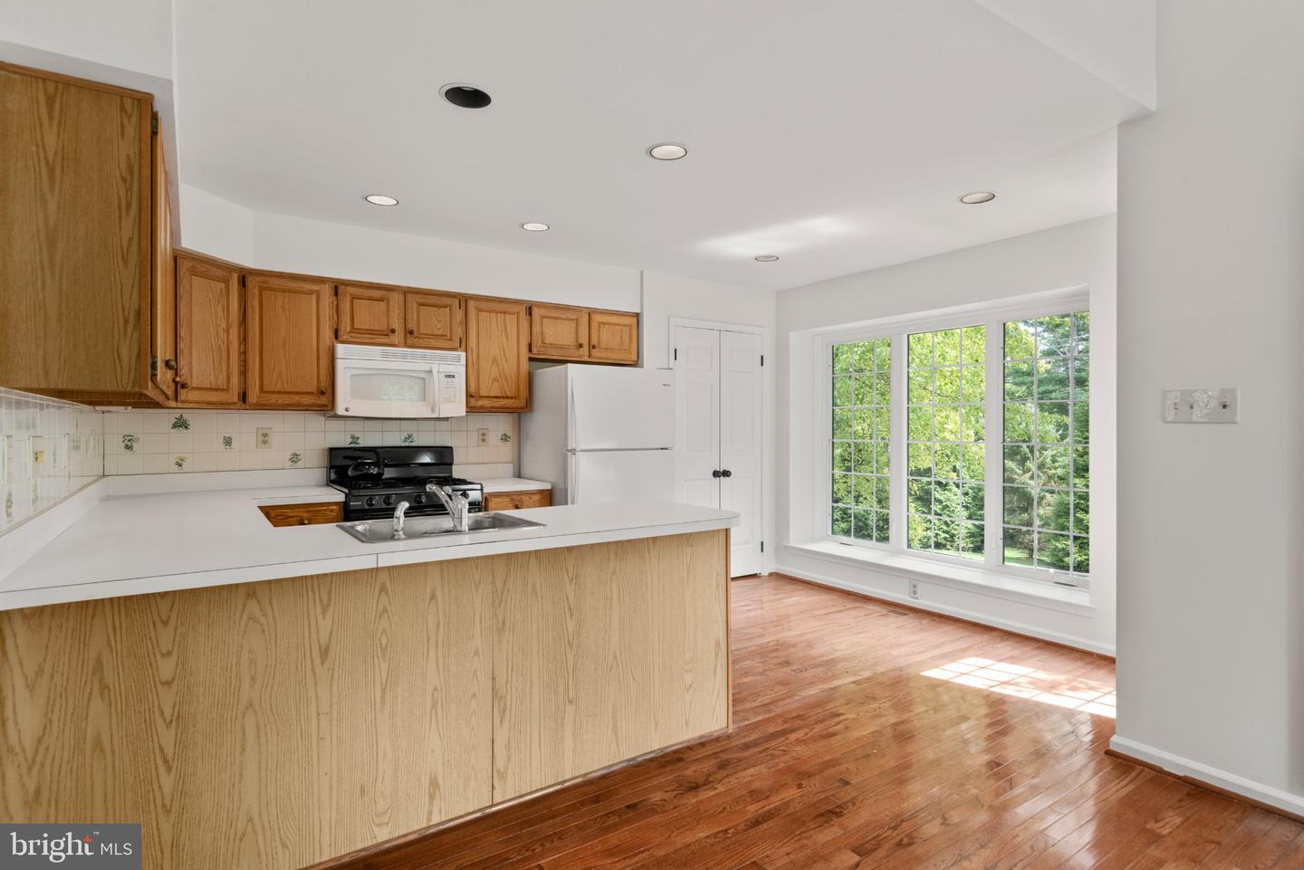 53 Cabot Dr Property Photo 14