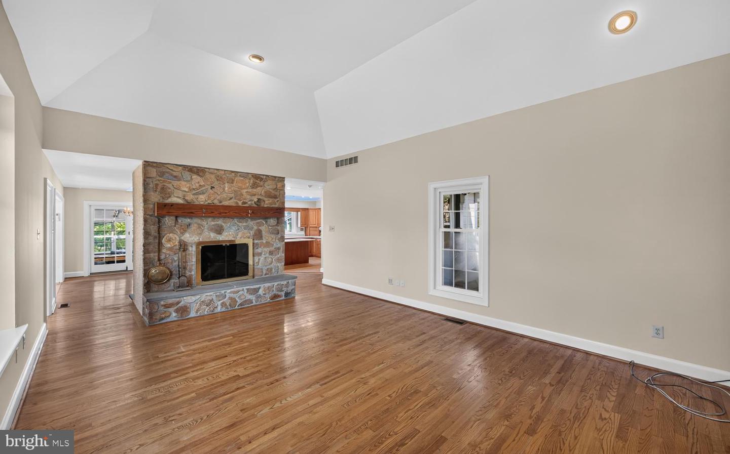 2 Steeplechase Ln Property Photo 33
