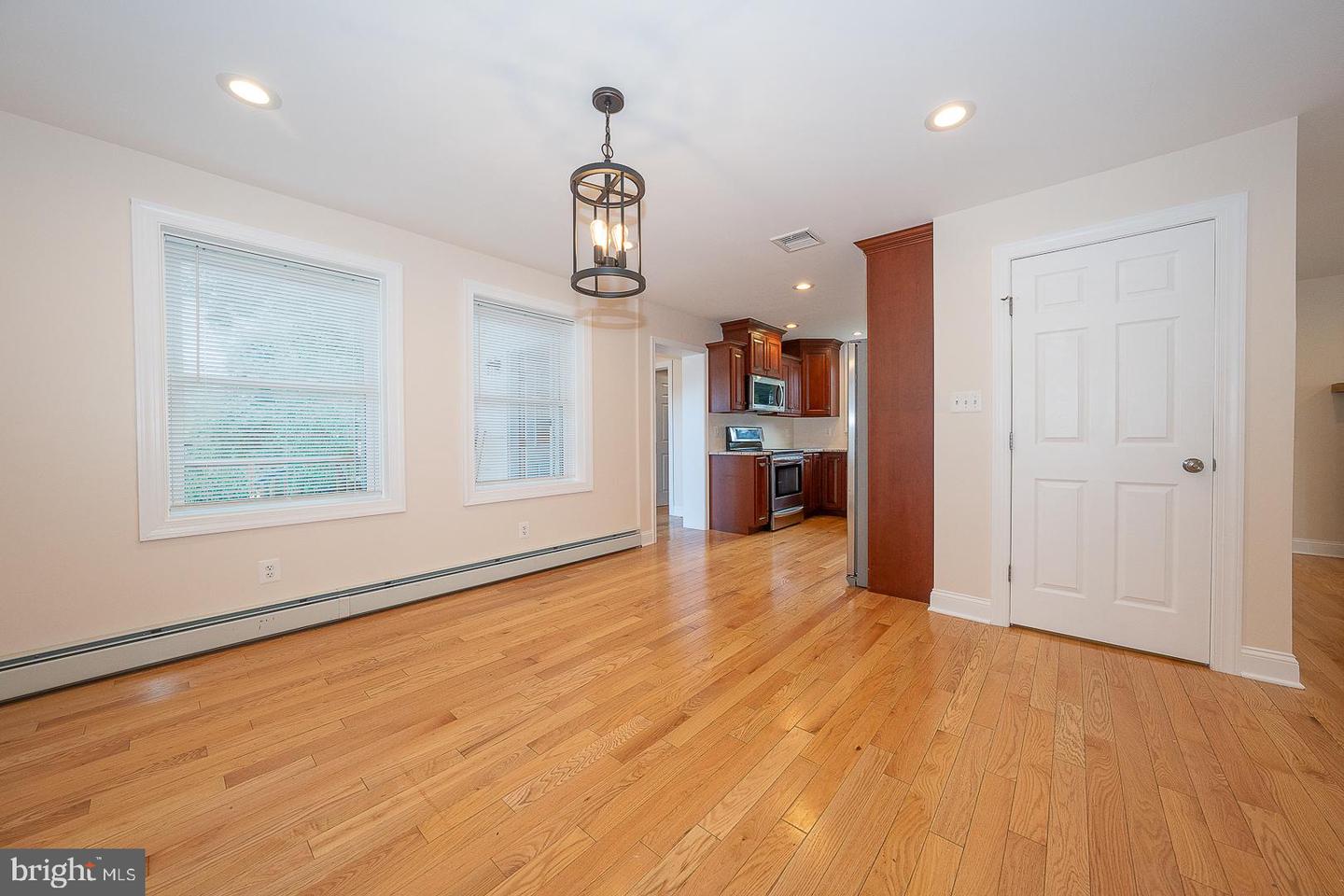 107 W Circular Ave Property Photo 11