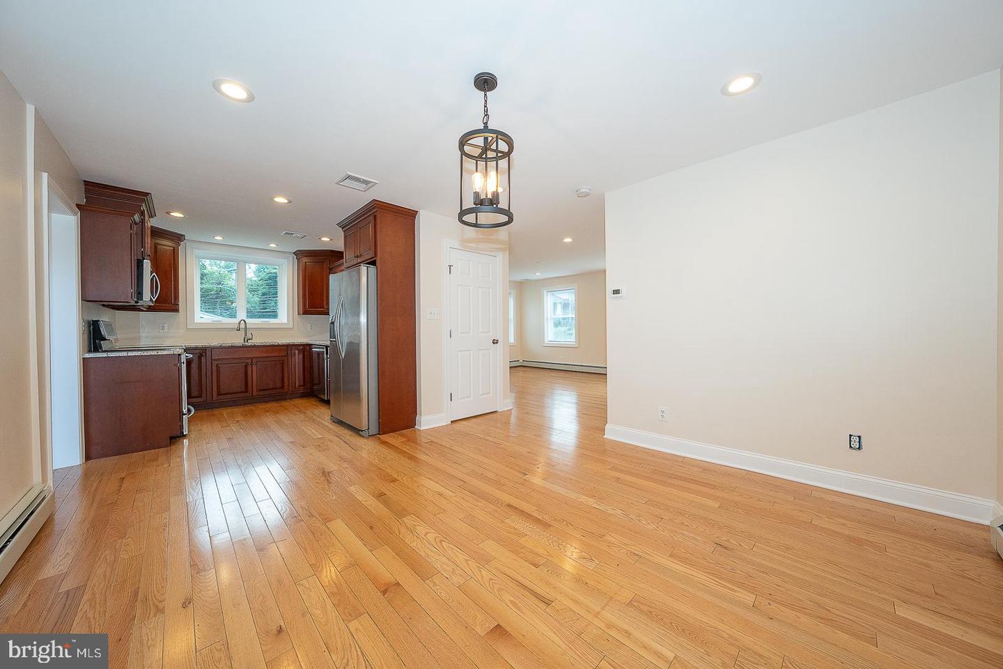 107 W Circular Ave Property Photo 12