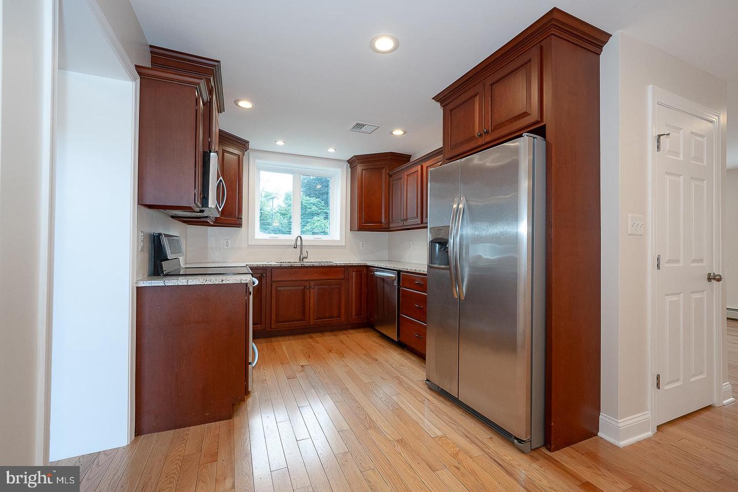 107 W Circular Ave Property Photo 13