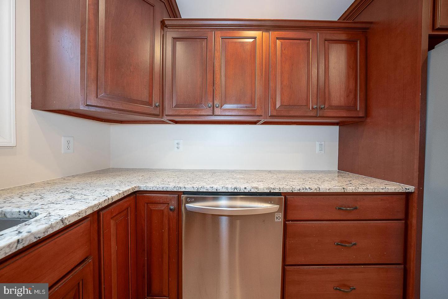 107 W Circular Ave Property Photo 17