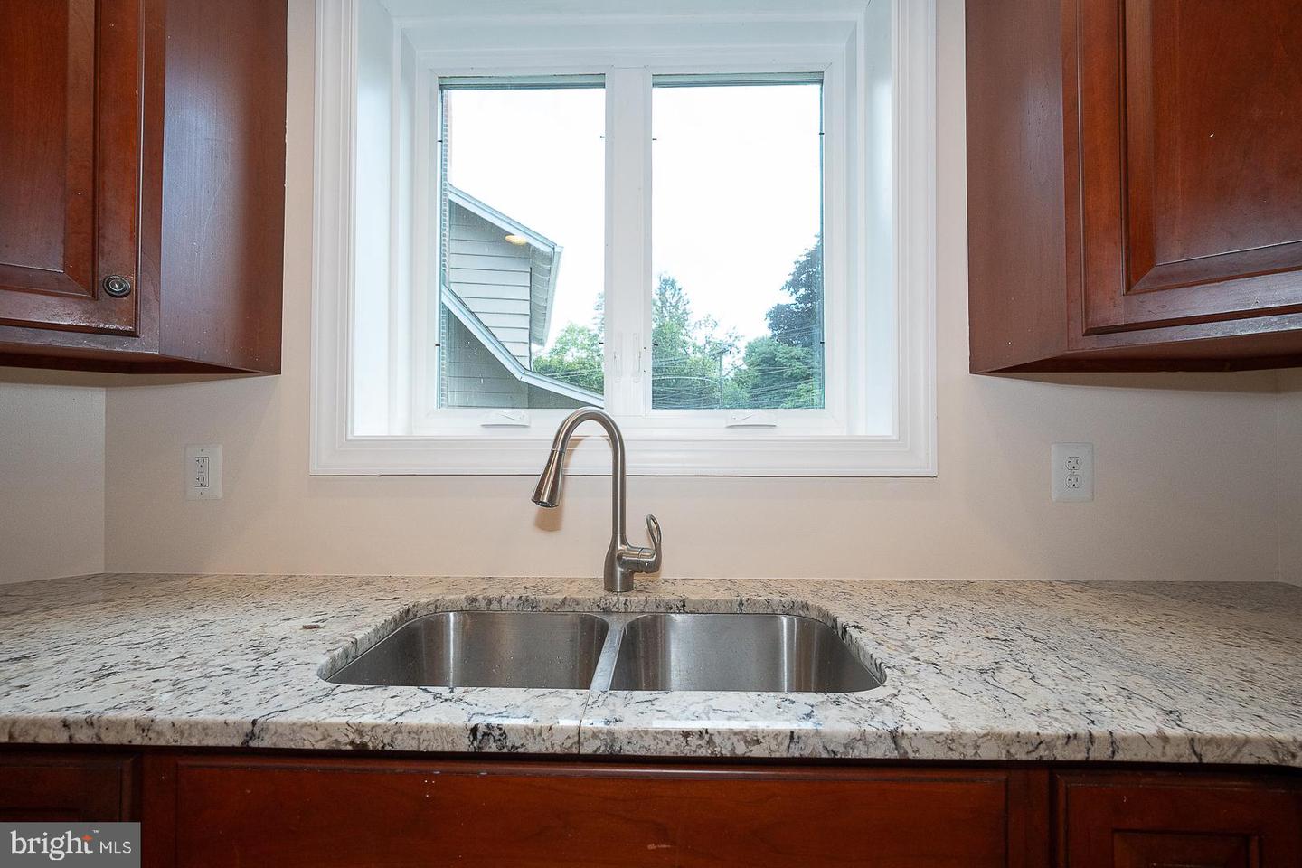 107 W Circular Ave Property Photo 19