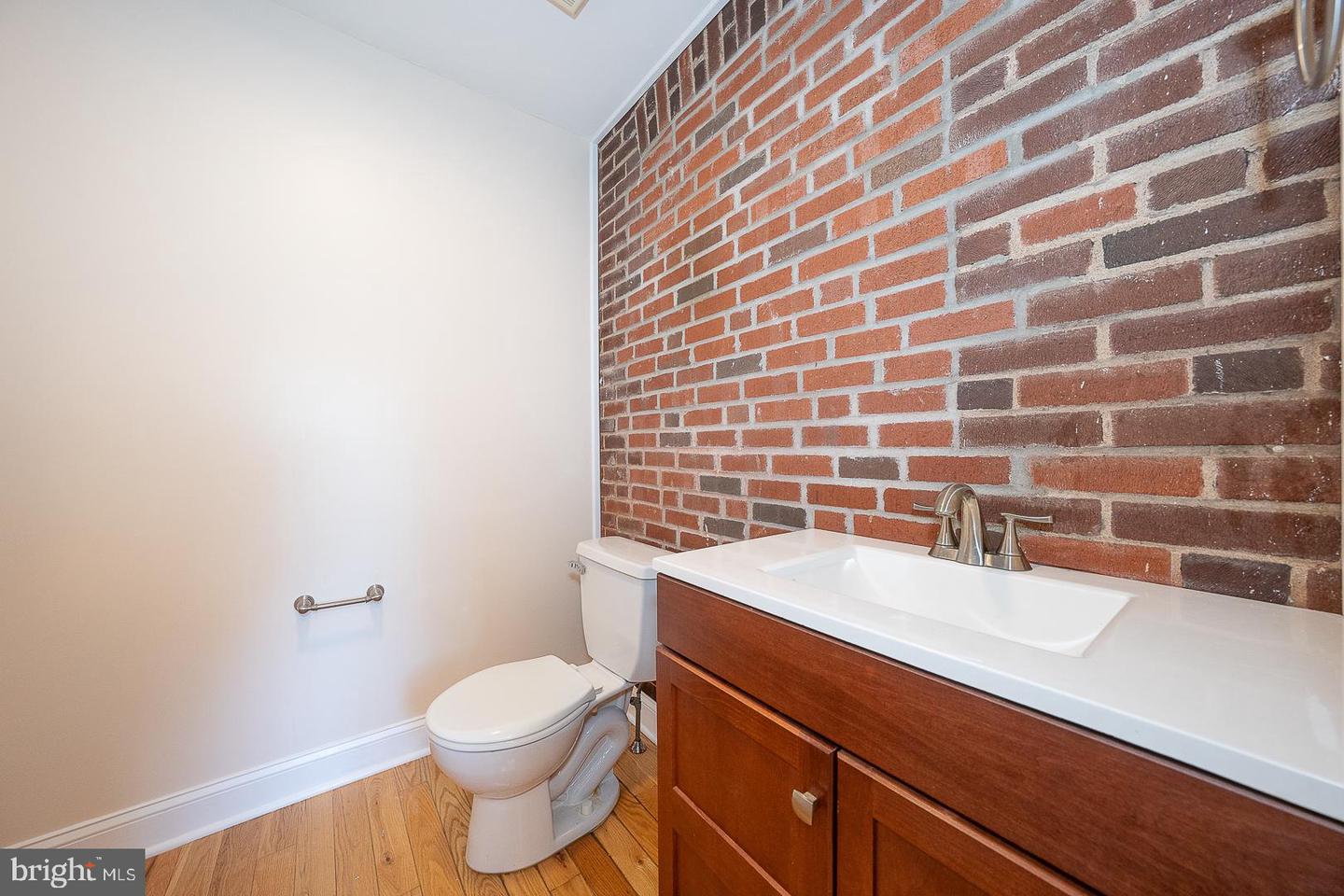 107 W Circular Ave Property Photo 22