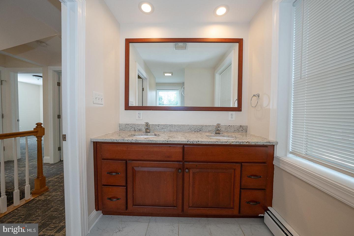 107 W Circular Ave Property Photo 25