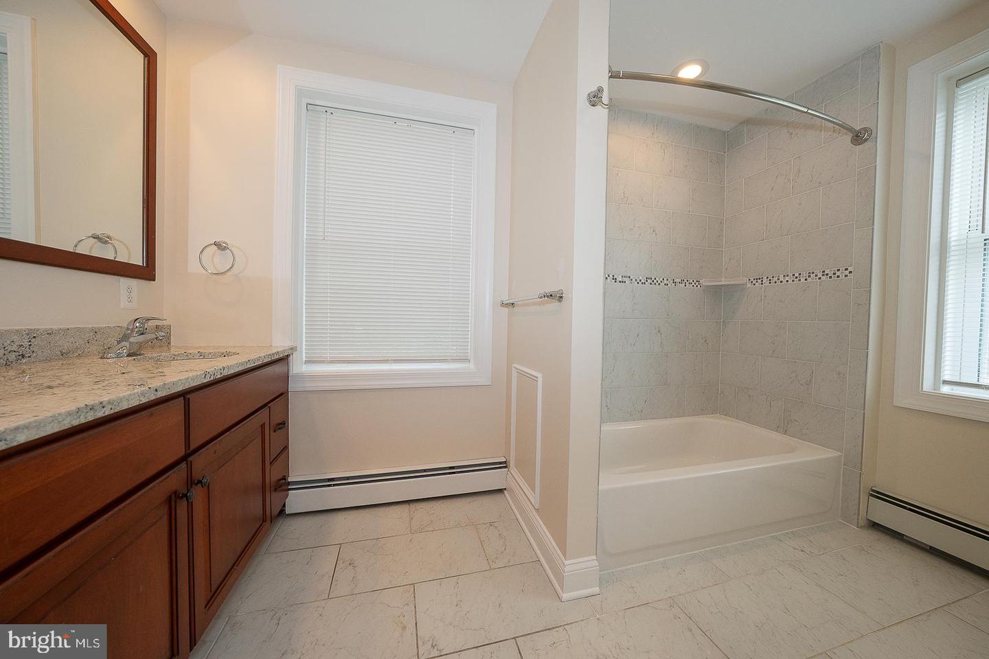 107 W Circular Ave Property Photo 26