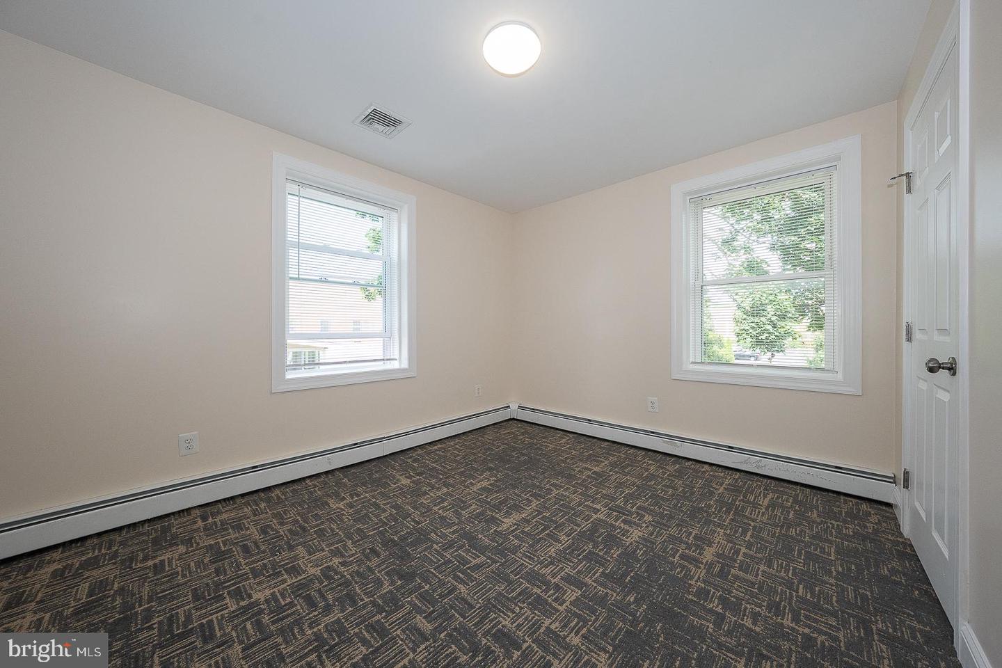 107 W Circular Ave Property Photo 29
