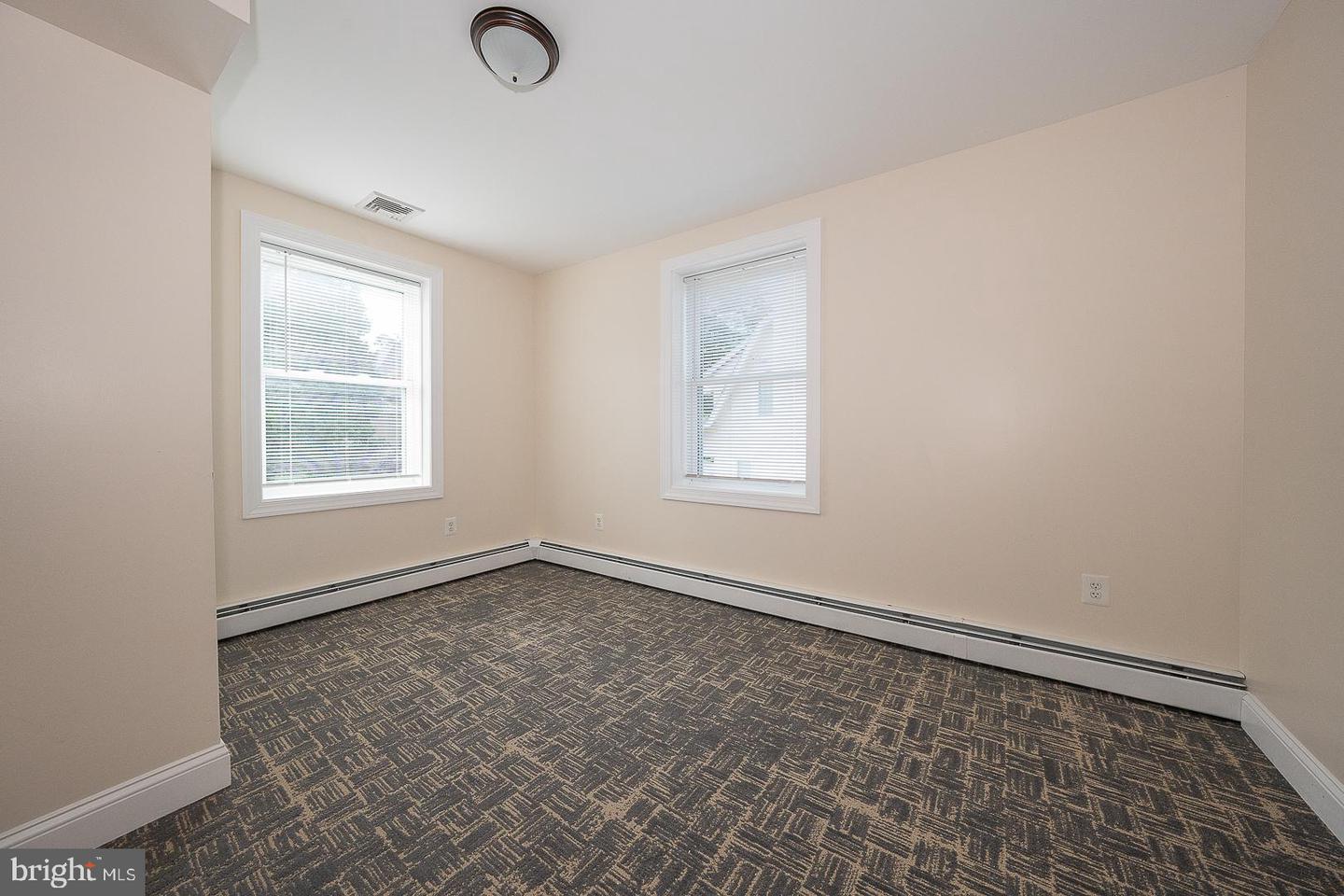 107 W Circular Ave Property Photo 32