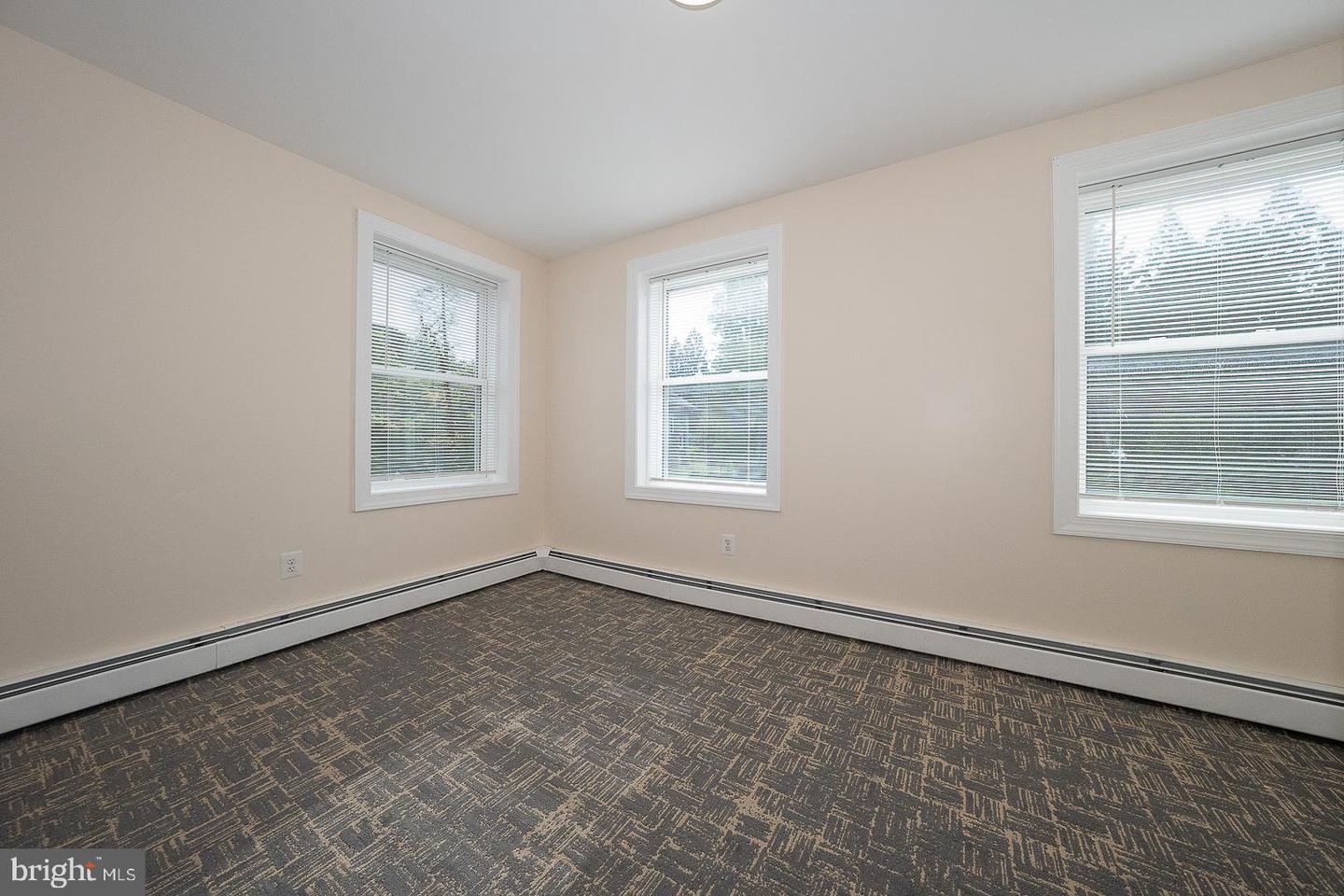 107 W Circular Ave Property Photo 35