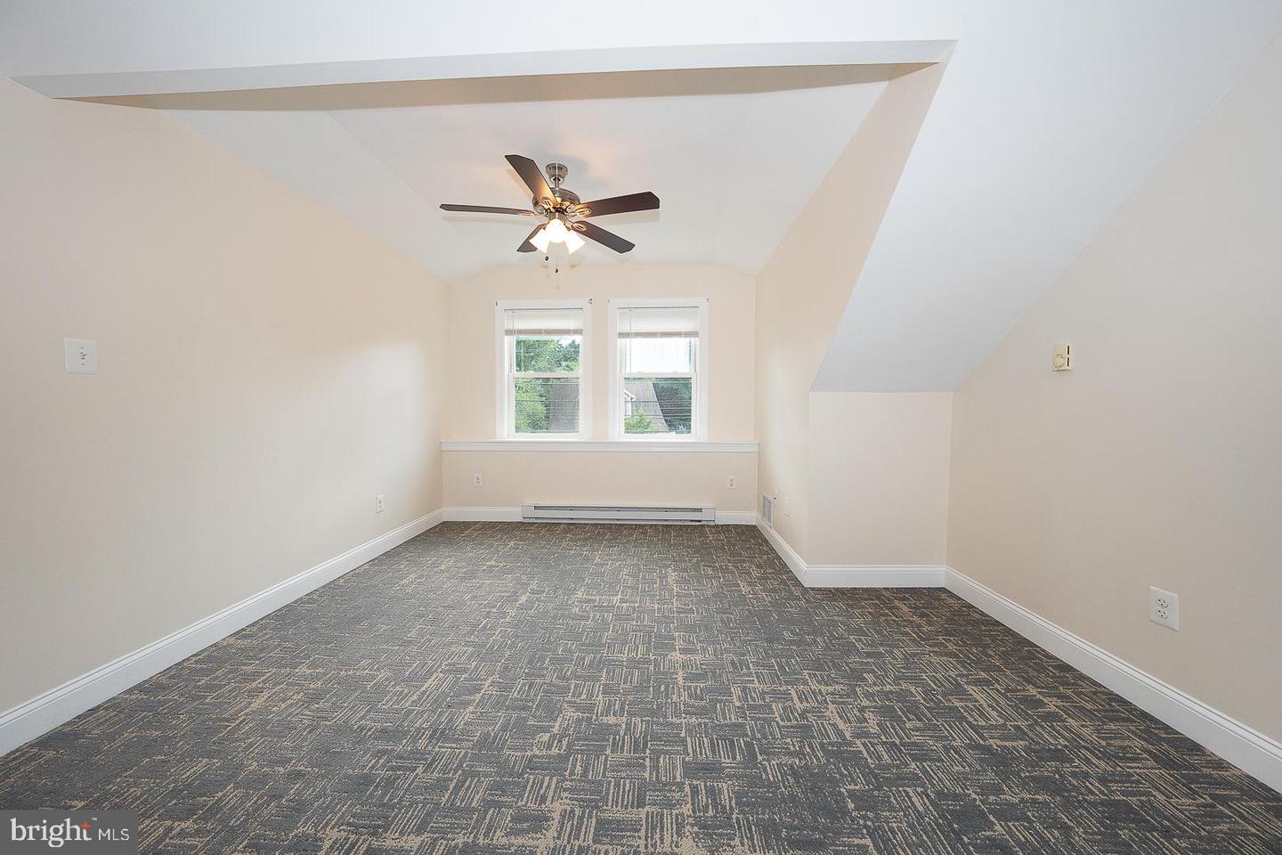 107 W Circular Ave Property Photo 39
