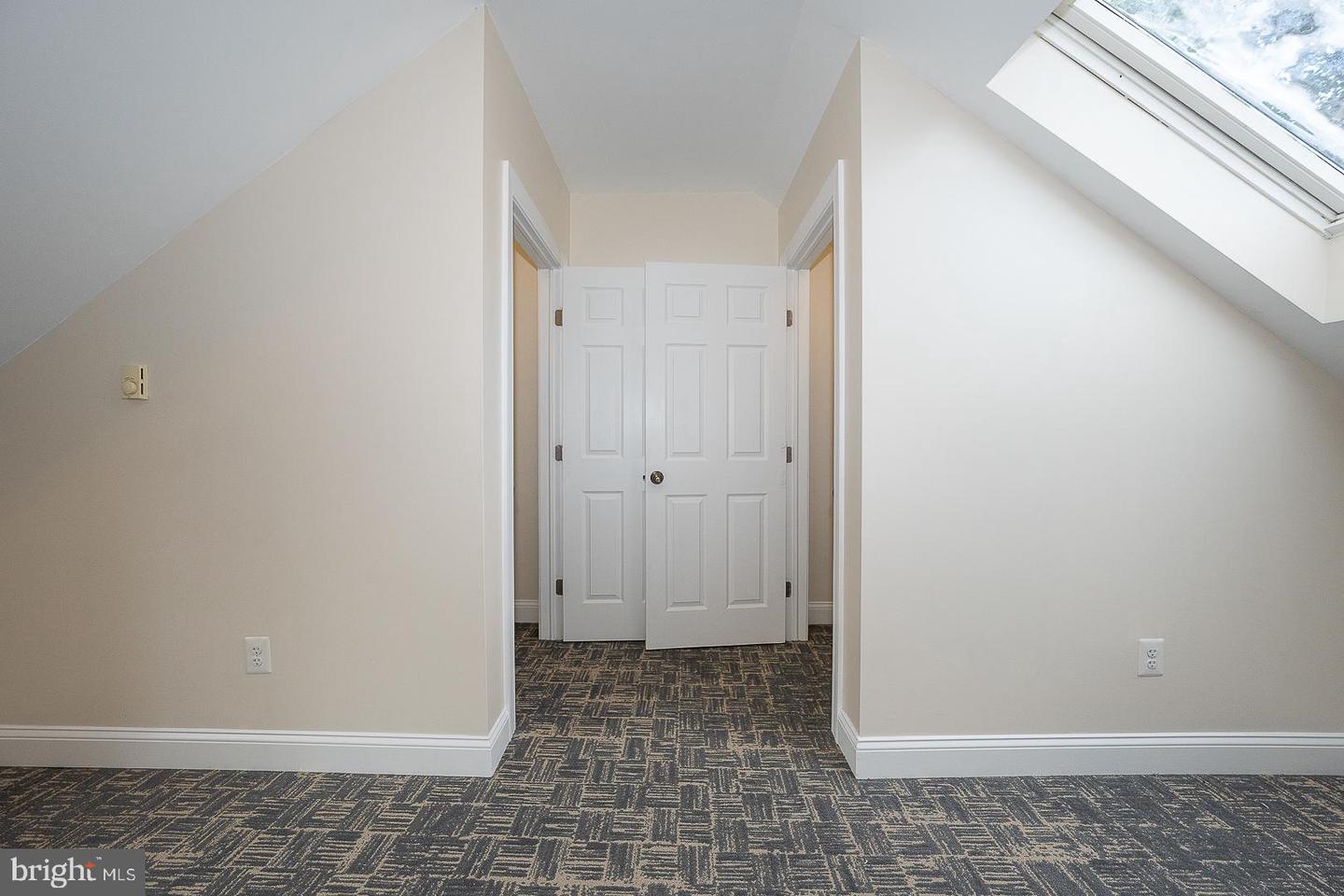 107 W Circular Ave Property Photo 47