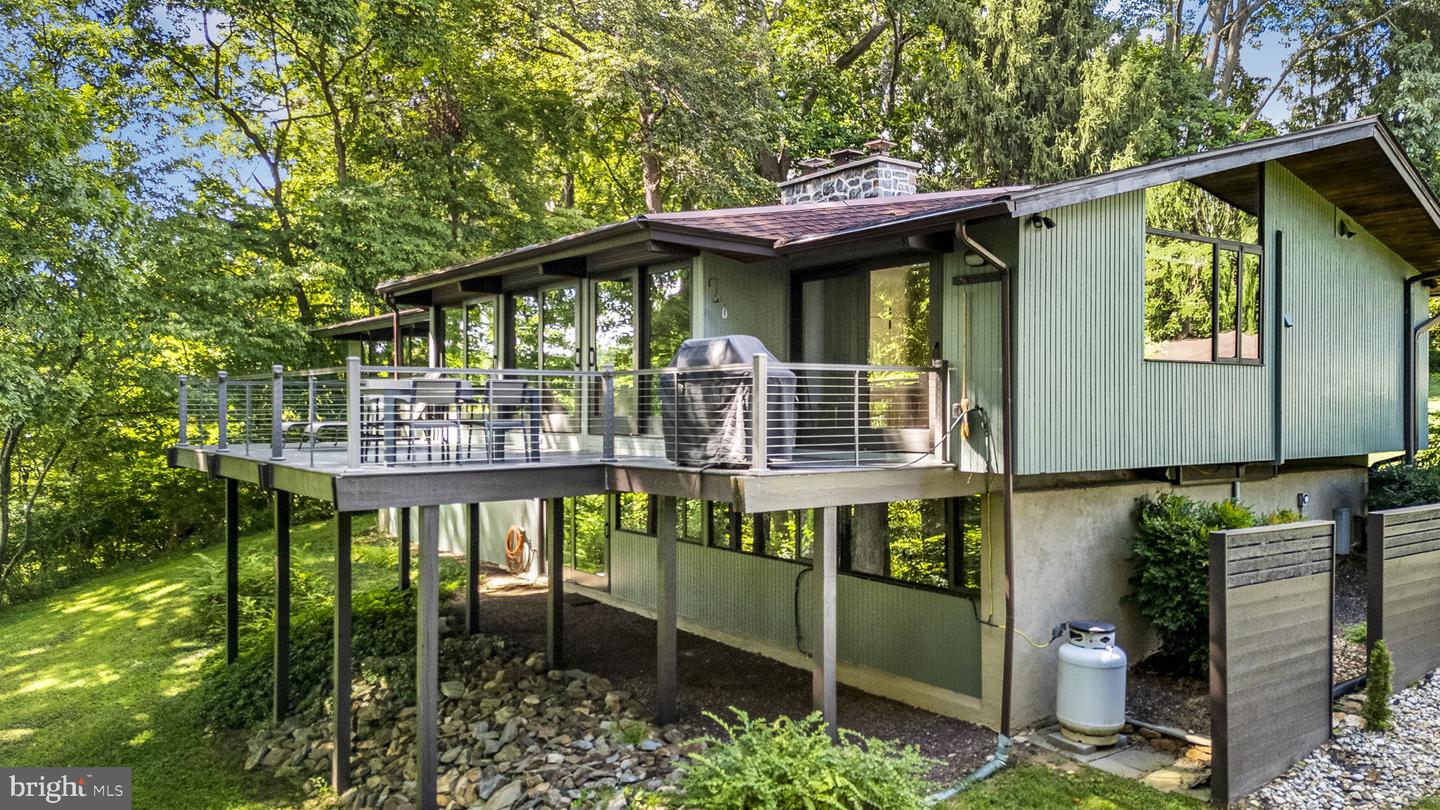 120 Round Hill Rd Property Photo 33