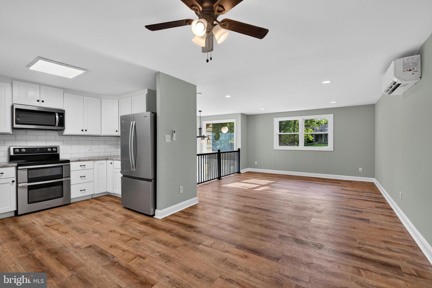 90 Schoolhouse Ln Property Photo 9