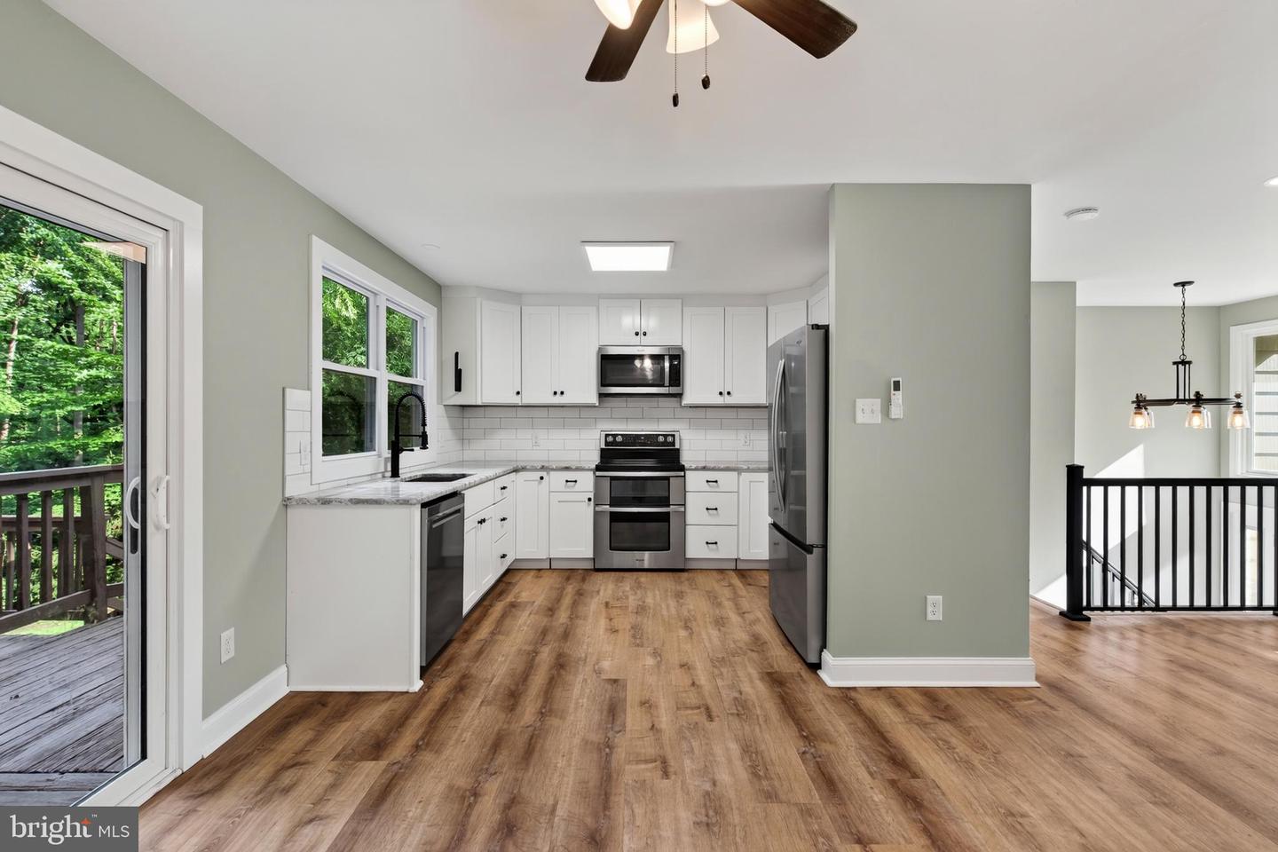 90 Schoolhouse Ln Property Photo 10