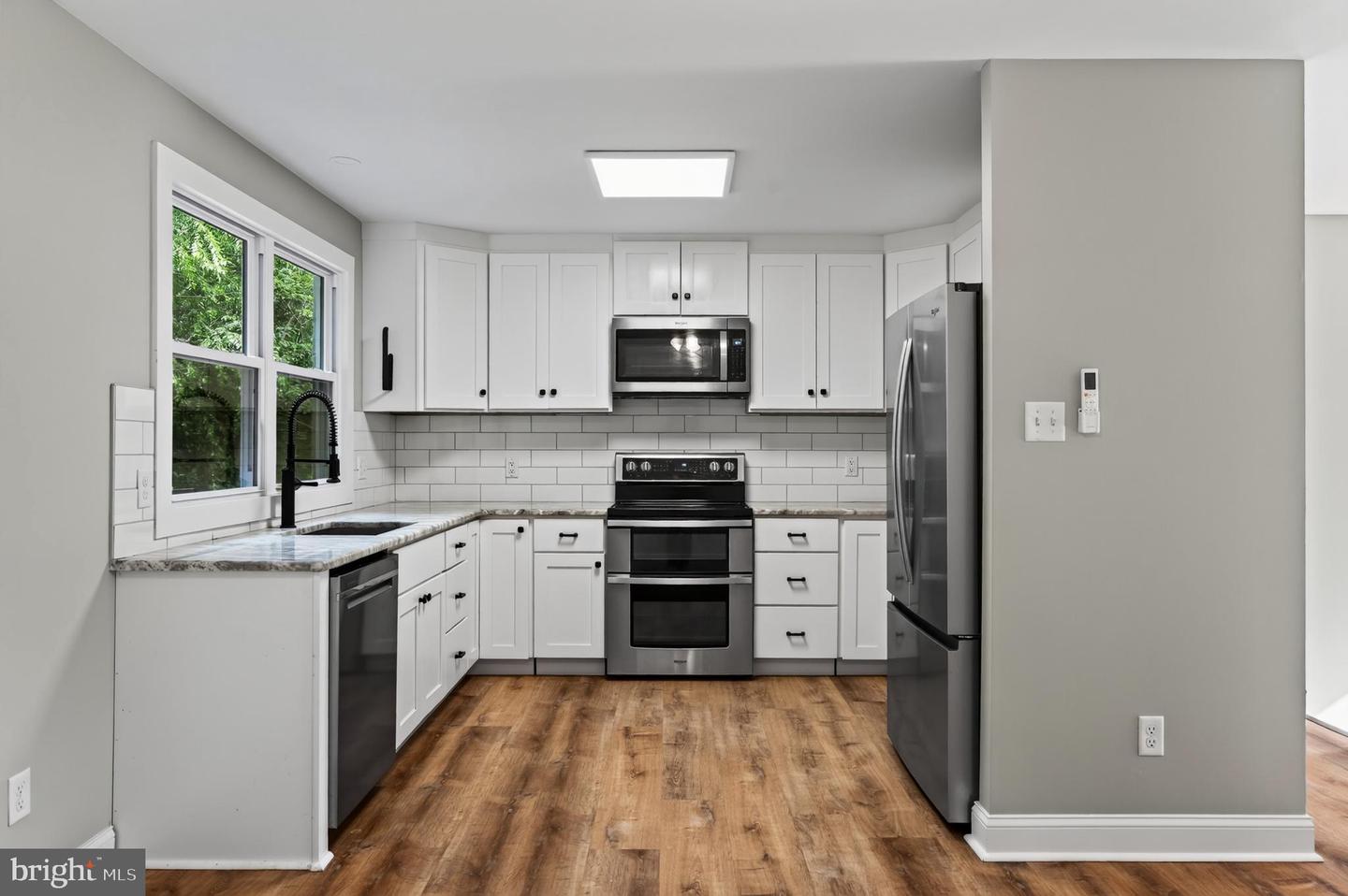 90 Schoolhouse Ln Property Photo 11