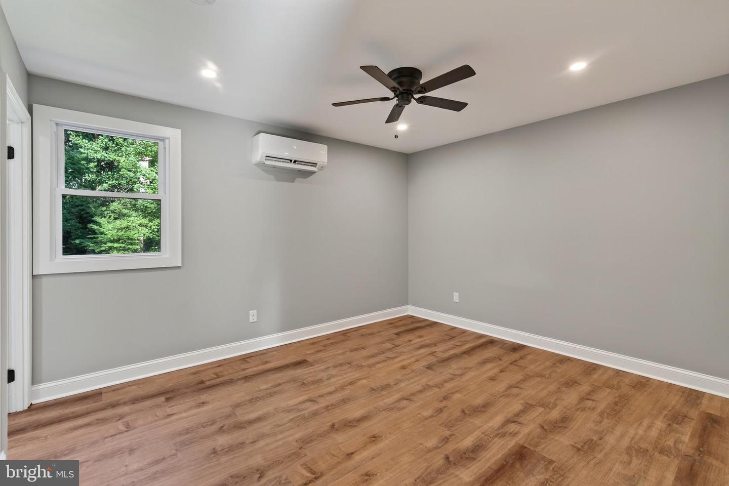 90 Schoolhouse Ln Property Photo 14