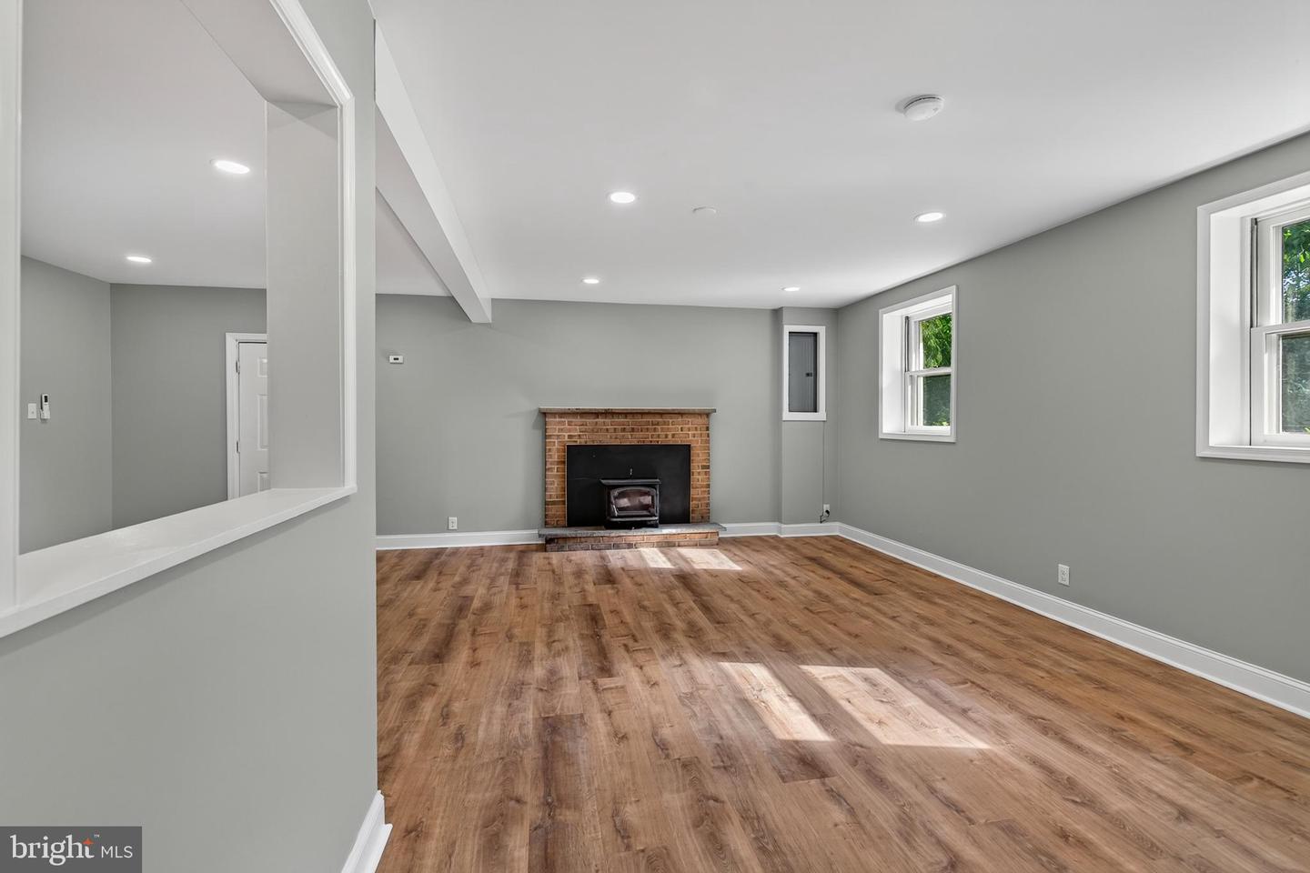 90 Schoolhouse Ln Property Photo 29