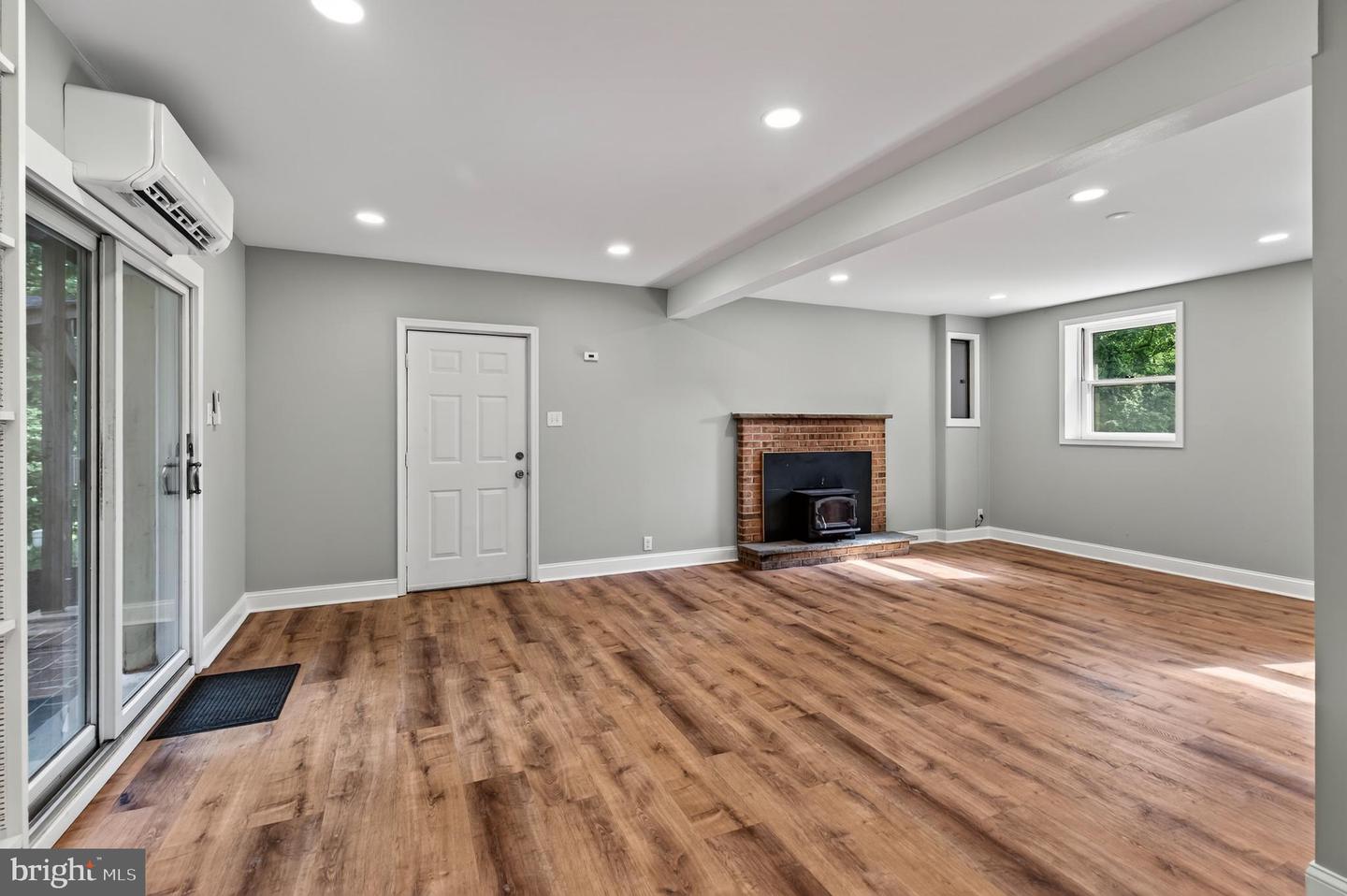 90 Schoolhouse Ln Property Photo 34