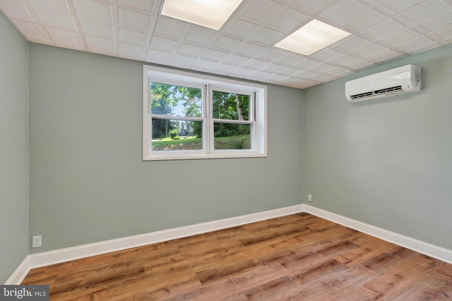 90 Schoolhouse Ln Property Photo 36