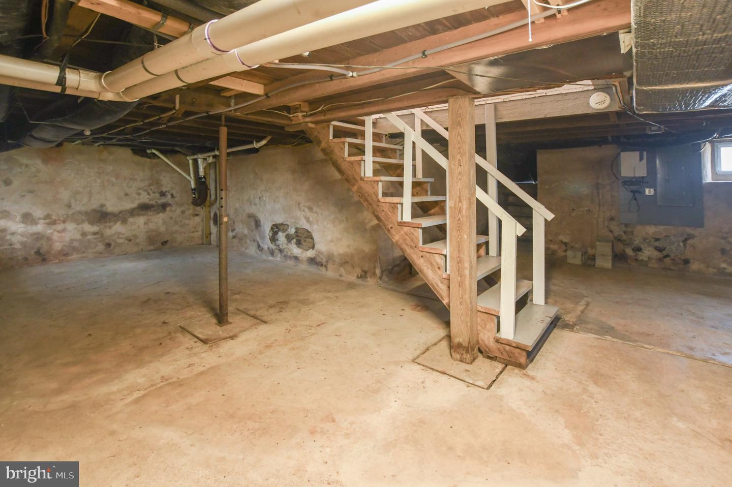 231 State Rd Property Photo 17