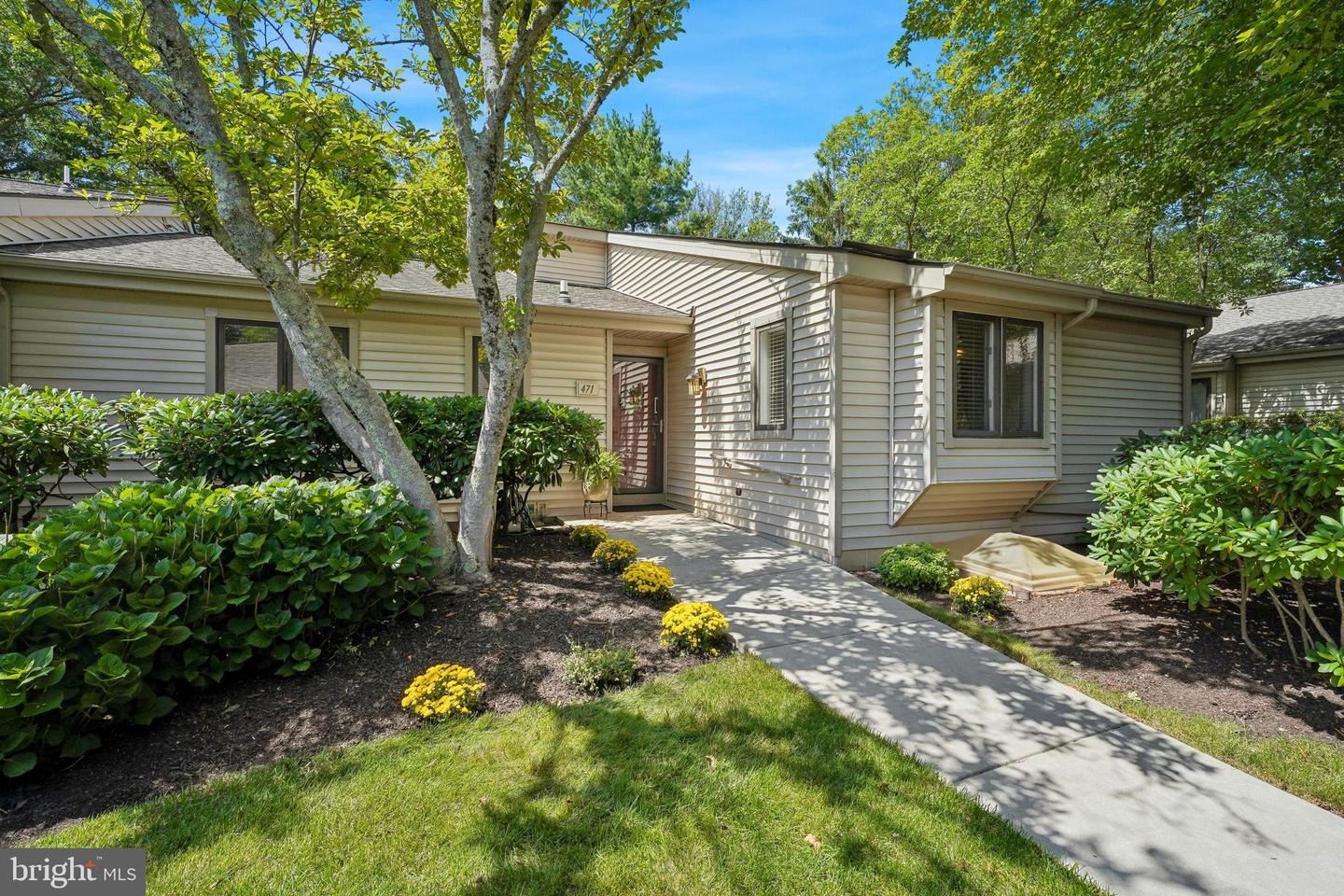 471 Eaton Way #471 Property Photo 1