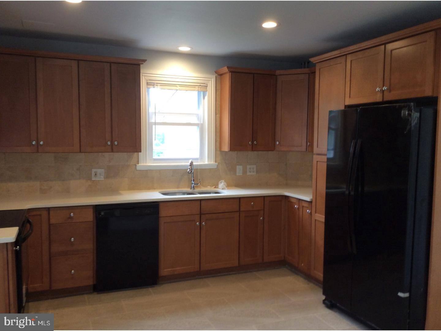 1041 E Schuylkill Rd Property Photo 2