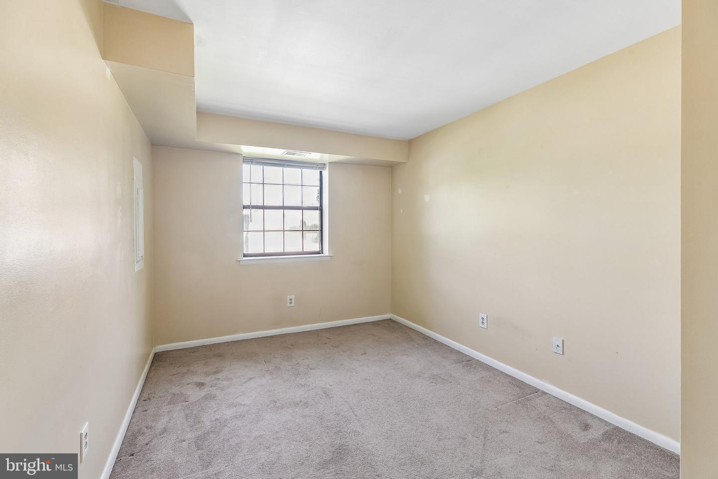 2419 Pond View Dr Property Photo 12