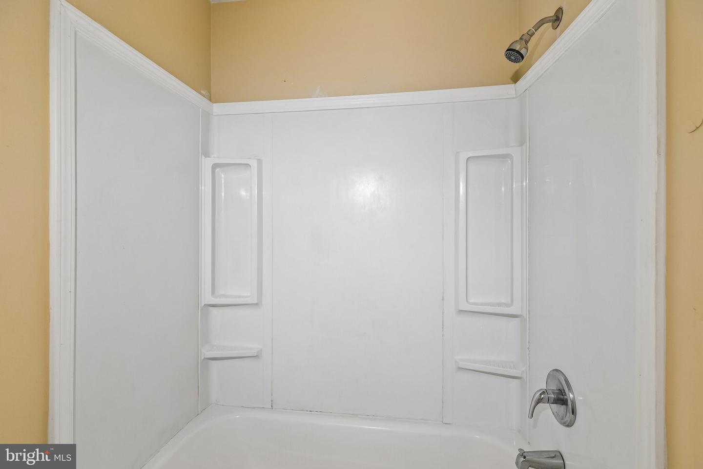 2419 Pond View Dr Property Photo 18