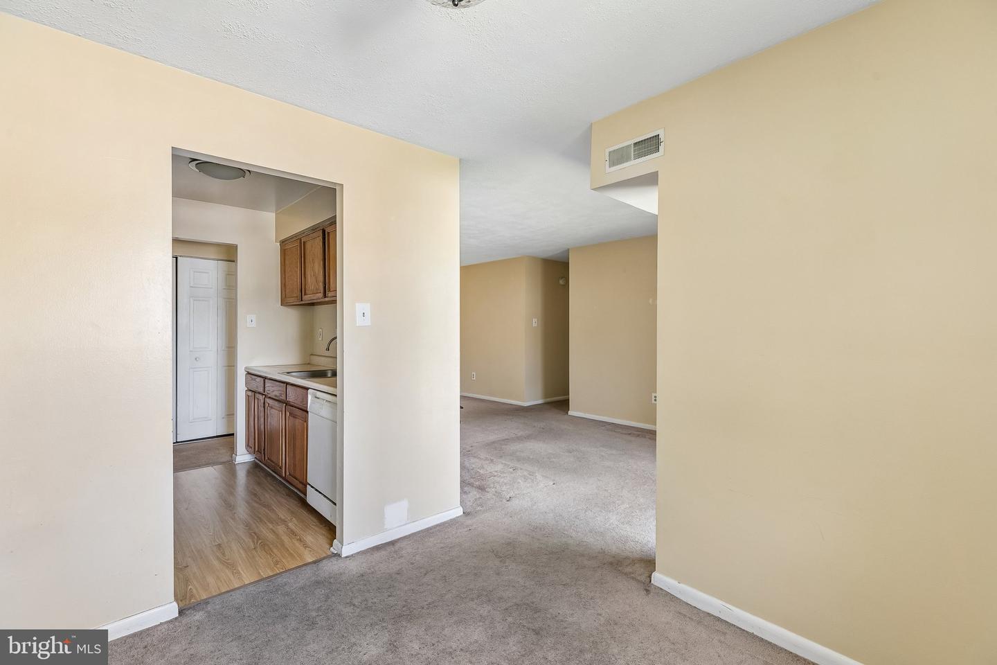 2419 Pond View Dr Property Photo 20