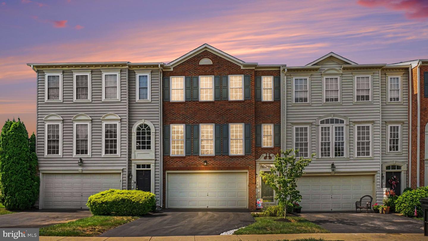 28 BROWER LN