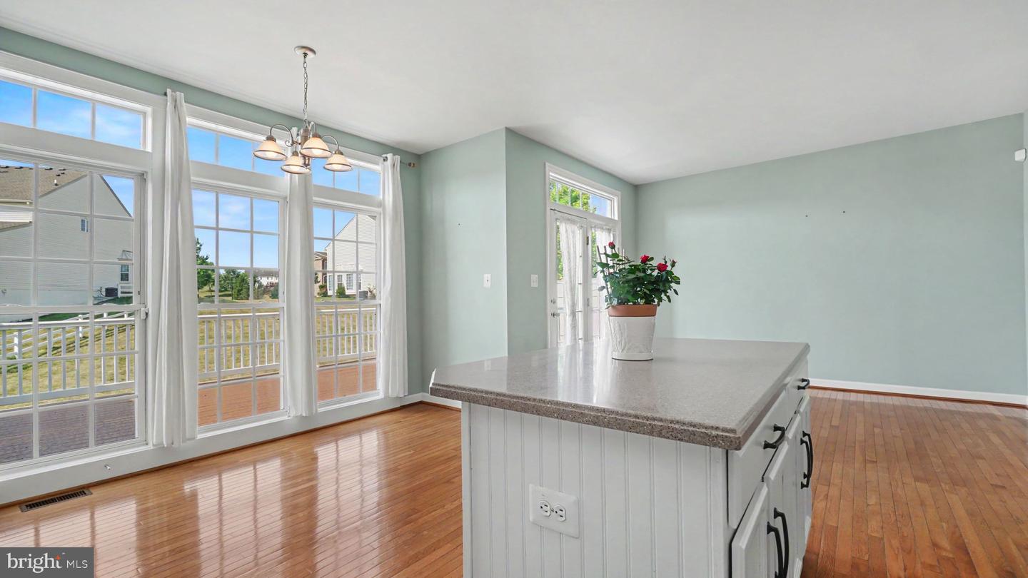 28 Brower Ln Property Photo 8