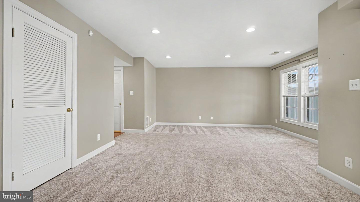 28 Brower Ln Property Photo 23