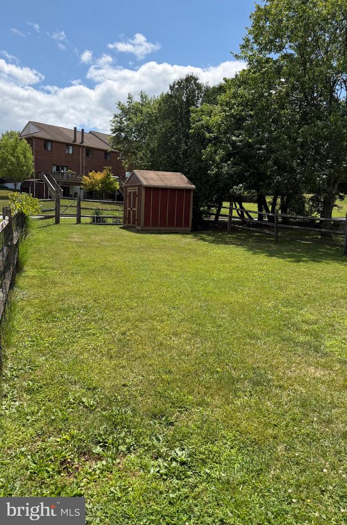 101 Neyland Ct Property Photo 2