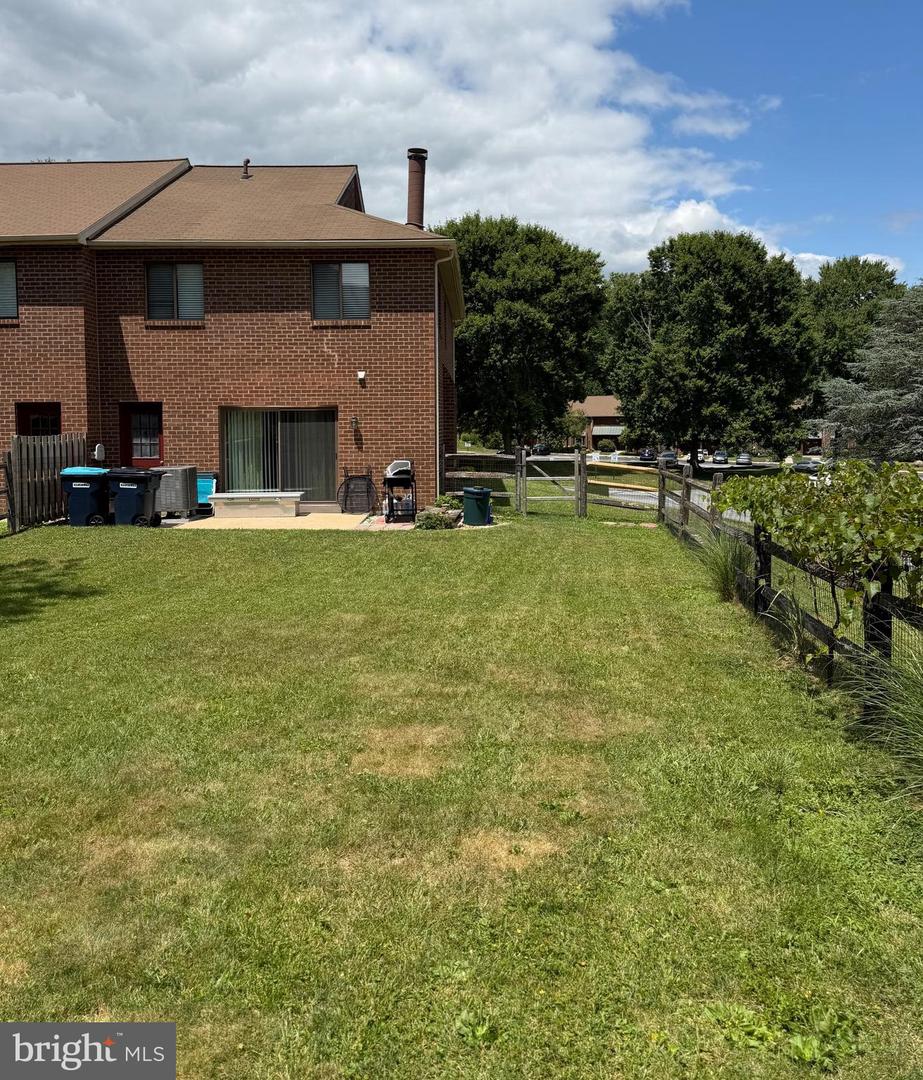 101 Neyland Ct Property Photo 3