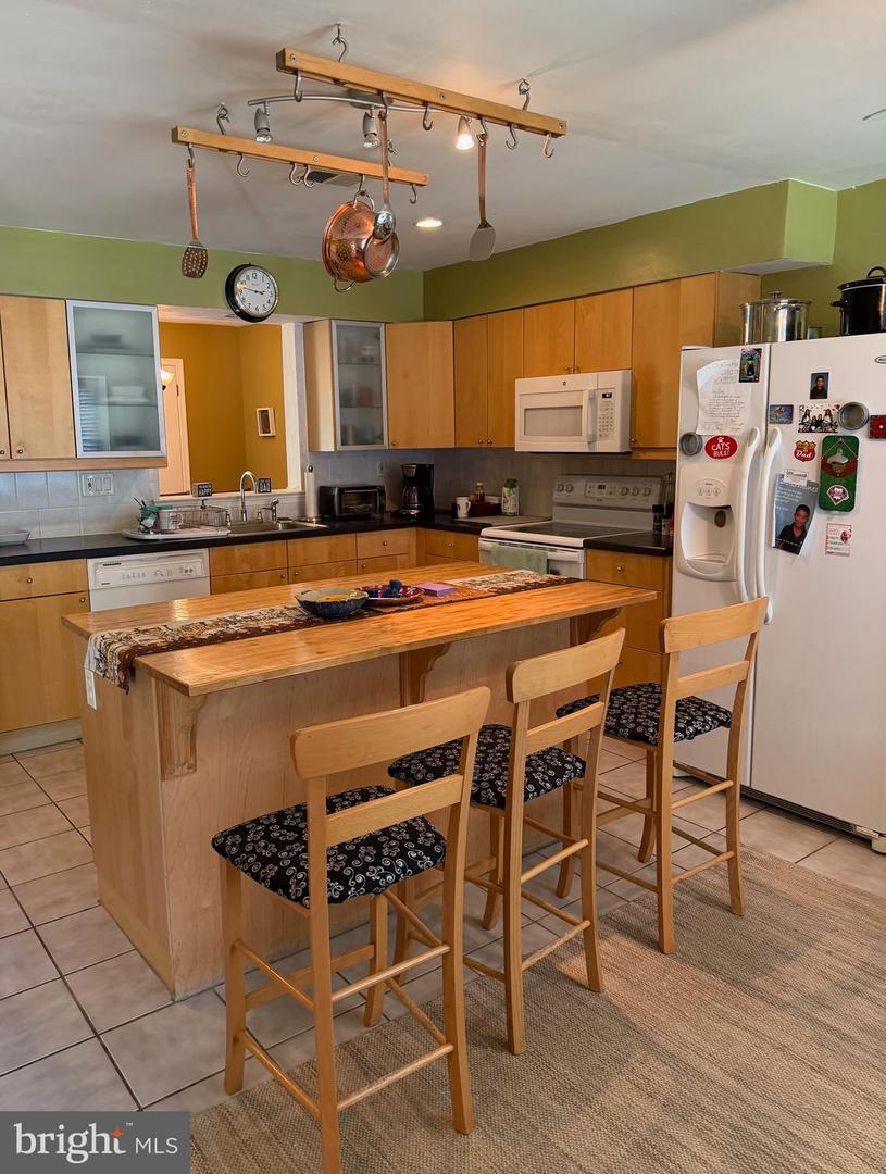101 Neyland Ct Property Photo 4