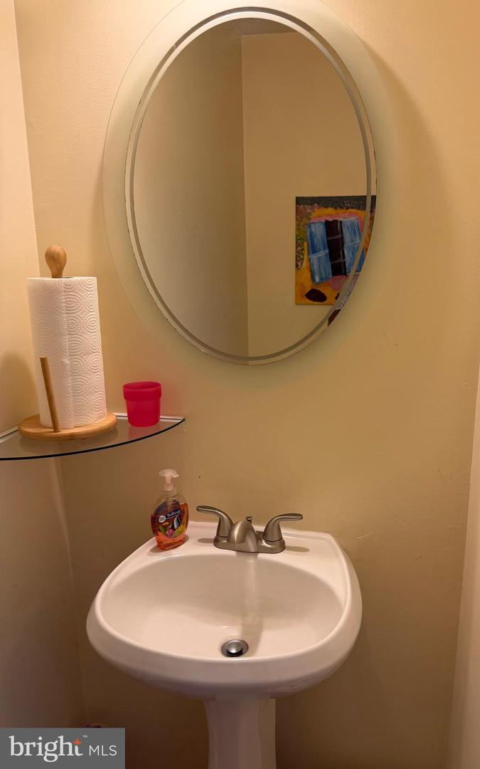 101 Neyland Ct Property Photo 7